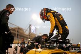 Carlos Sainz Jr (ESP) Renault F1 Team  08.04.2018. Formula 1 World Championship, Rd 2, Bahrain Grand Prix, Sakhir, Bahrain, Race Day.