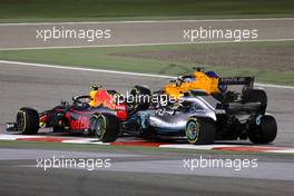 Max Verstappen (NLD) Red Bull Racing and Lewis Hamilton (GBR) Mercedes AMG F1   08.04.2018. Formula 1 World Championship, Rd 2, Bahrain Grand Prix, Sakhir, Bahrain, Race Day.