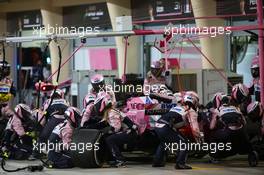 Sergio Perez (MEX) Sahara Force India F1 VJM11 pit stop. 08.04.2018. Formula 1 World Championship, Rd 2, Bahrain Grand Prix, Sakhir, Bahrain, Race Day.