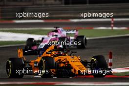 Stoffel Vandoorne (BEL) McLaren MCL33. 08.04.2018. Formula 1 World Championship, Rd 2, Bahrain Grand Prix, Sakhir, Bahrain, Race Day.