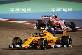 Stoffel Vandoorne (BEL) McLaren MCL33. 08.04.2018. Formula 1 World Championship, Rd 2, Bahrain Grand Prix, Sakhir, Bahrain, Race Day.