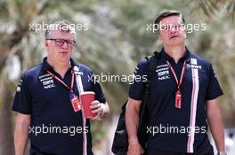 (L to R): Otmar Szafnauer (USA) Sahara Force India F1 Chief Operating Officer with Andy Stevenson (GBR) Sahara Force India F1 Team Manager. 07.04.2018. Formula 1 World Championship, Rd 2, Bahrain Grand Prix, Sakhir, Bahrain, Qualifying Day.