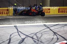 Max Verstappen (NLD) Red Bull Racing RB14 crashed out of qualifying. 07.04.2018. Formula 1 World Championship, Rd 2, Bahrain Grand Prix, Sakhir, Bahrain, Qualifying Day.