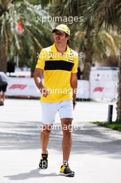 Carlos Sainz Jr (ESP) Renault Sport F1 Team. 07.04.2018. Formula 1 World Championship, Rd 2, Bahrain Grand Prix, Sakhir, Bahrain, Qualifying Day.