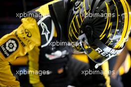 Nico Hulkenberg (GER) Renault Sport F1 Team  07.04.2018. Formula 1 World Championship, Rd 2, Bahrain Grand Prix, Sakhir, Bahrain, Qualifying Day.
