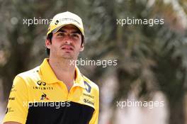 Carlos Sainz Jr (ESP) Renault Sport F1 Team. 07.04.2018. Formula 1 World Championship, Rd 2, Bahrain Grand Prix, Sakhir, Bahrain, Qualifying Day.