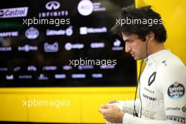 Carlos Sainz Jr (ESP) Renault F1 Team  07.04.2018. Formula 1 World Championship, Rd 2, Bahrain Grand Prix, Sakhir, Bahrain, Qualifying Day.
