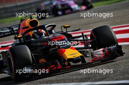 Daniel Ricciardo (AUS) Red Bull Racing RB14. 07.04.2018. Formula 1 World Championship, Rd 2, Bahrain Grand Prix, Sakhir, Bahrain, Qualifying Day.
