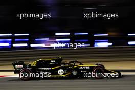 Carlos Sainz Jr (ESP) Renault Sport F1 Team RS18. 07.04.2018. Formula 1 World Championship, Rd 2, Bahrain Grand Prix, Sakhir, Bahrain, Qualifying Day.