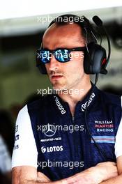 Robert Kubica (POL) Williams Reserve and Development Driver. 07.04.2018. Formula 1 World Championship, Rd 2, Bahrain Grand Prix, Sakhir, Bahrain, Qualifying Day.