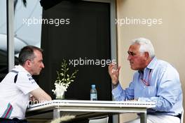 (L to R): Paddy Lowe (GBR) Williams Chief Technical Officer with Lawrence Stroll (CDN) Businessman and father of Lance Stroll (CDN) Williams. 08.04.2018. Formula 1 World Championship, Rd 2, Bahrain Grand Prix, Sakhir, Bahrain, Race Day.