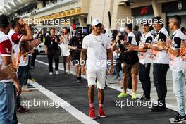 Lewis Hamilton (GBR) Mercedes AMG F1 on the drivers parade. 08.04.2018. Formula 1 World Championship, Rd 2, Bahrain Grand Prix, Sakhir, Bahrain, Race Day.
