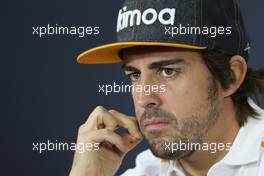 Fernando Alonso (ESP) McLaren F1  05.04.2018. Formula 1 World Championship, Rd 2, Bahrain Grand Prix, Sakhir, Bahrain, Preparation Day.
