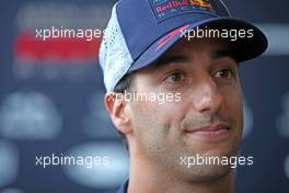 Daniel Ricciardo (AUS) Red Bull Racing  05.04.2018. Formula 1 World Championship, Rd 2, Bahrain Grand Prix, Sakhir, Bahrain, Preparation Day.