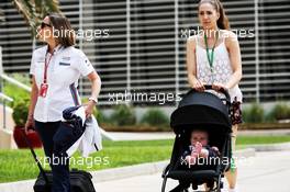 Claire Williams (GBR) Williams Deputy Team Principal with her baby son Nathanial (Nate). 05.04.2018. Formula 1 World Championship, Rd 2, Bahrain Grand Prix, Sakhir, Bahrain, Preparation Day.