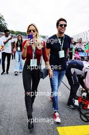 Kaka (BRA), former football player, on the grid with his girlfriend Carol Dias (BRA). 11.11.2018. Formula 1 World Championship, Rd 20, Brazilian Grand Prix, Sao Paulo, Brazil, Race Day.