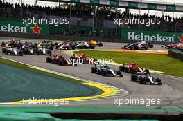 Lewis Hamilton (GBR) Mercedes AMG F1 W09 leads at the start of the race. 11.11.2018. Formula 1 World Championship, Rd 20, Brazilian Grand Prix, Sao Paulo, Brazil, Race Day.