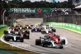 Lewis Hamilton (GBR) Mercedes AMG F1 W09 leads at the start of the race. 11.11.2018. Formula 1 World Championship, Rd 20, Brazilian Grand Prix, Sao Paulo, Brazil, Race Day.