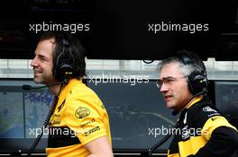 (L to R): Ciaron Pilbeam (GBR) Renault Sport F1 Team Chief Race Engineer and Nick Chester (GBR) Renault Sport F1 Team Chassis Technical Director. 10.11.2018. Formula 1 World Championship, Rd 20, Brazilian Grand Prix, Sao Paulo, Brazil, Qualifying Day.