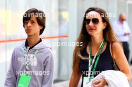(L to R): Felipe Bartz and Renata Barrichello, nephew and sister of Rubens Barrichello (BRA). 11.11.2018. Formula 1 World Championship, Rd 20, Brazilian Grand Prix, Sao Paulo, Brazil, Race Day.