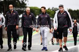Romain Grosjean (FRA) Haas F1 Team walks the circuit with the team. 08.11.2018. Formula 1 World Championship, Rd 20, Brazilian Grand Prix, Sao Paulo, Brazil, Preparation Day.
