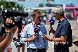 (L to R): Simon Lazenby (GBR) Sky Sports F1 TV Presenter with Damon Hill (GBR) Sky Sports Presenter. 08.06.2018. Formula 1 World Championship, Rd 7, Canadian Grand Prix, Montreal, Canada, Practice Day.