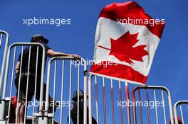 A fan with a Canadian flag. 09.06.2018. Formula 1 World Championship, Rd 7, Canadian Grand Prix, Montreal, Canada, Qualifying Day.