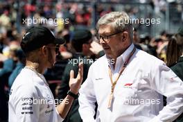 Lewis Hamilton (GBR) Mercedes AMG F1 with Ross Brawn (GBR) Managing Director, Motor Sports. 10.06.2018. Formula 1 World Championship, Rd 7, Canadian Grand Prix, Montreal, Canada, Race Day.