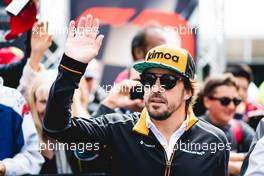 Fernando Alonso (ESP) McLaren with fans. 07.06.2018. Formula 1 World Championship, Rd 7, Canadian Grand Prix, Montreal, Canada, Preparation Day.