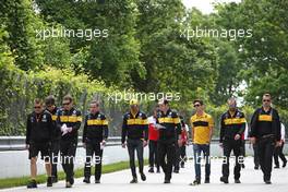 Jack Aitken (GBR), Renault Sport F1 Team and Carlos Sainz Jr (ESP) Renault F1 Team  07.06.2018. Formula 1 World Championship, Rd 7, Canadian Grand Prix, Montreal, Canada, Preparation Day.