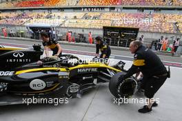 Nico Hulkenberg (GER) Renault Sport F1 Team  13.04.2018. Formula 1 World Championship, Rd 3, Chinese Grand Prix, Shanghai, China, Practice Day.