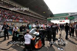 Valtteri Bottas (FIN) Mercedes AMG F1 W09 on the grid. 15.04.2018. Formula 1 World Championship, Rd 3, Chinese Grand Prix, Shanghai, China, Race Day.