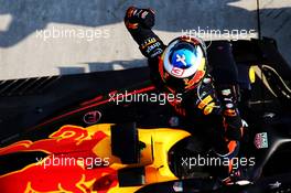 Race winner Daniel Ricciardo (AUS) Red Bull Racing RB14 celebrates in parc ferme. 15.04.2018. Formula 1 World Championship, Rd 3, Chinese Grand Prix, Shanghai, China, Race Day.