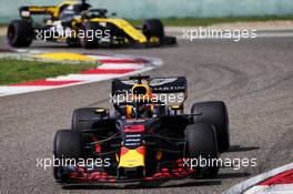 Daniel Ricciardo (AUS) Red Bull Racing RB14. 15.04.2018. Formula 1 World Championship, Rd 3, Chinese Grand Prix, Shanghai, China, Race Day.