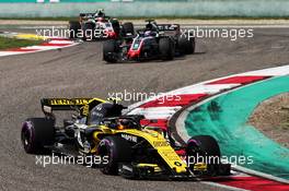 Carlos Sainz Jr (ESP) Renault Sport F1 Team RS18. 15.04.2018. Formula 1 World Championship, Rd 3, Chinese Grand Prix, Shanghai, China, Race Day.