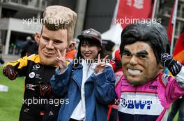 Nico Hulkenberg (GER) Renault Sport F1 Team and Sergio Perez (MEX) Sahara Force India F1 caricatures. 14.04.2018. Formula 1 World Championship, Rd 3, Chinese Grand Prix, Shanghai, China, Qualifying Day.