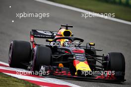 Daniel Ricciardo (AUS) Red Bull Racing RB14. 14.04.2018. Formula 1 World Championship, Rd 3, Chinese Grand Prix, Shanghai, China, Qualifying Day.