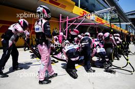 Sahara Force India F1 Team mechanics practice a pit stop. 15.04.2018. Formula 1 World Championship, Rd 3, Chinese Grand Prix, Shanghai, China, Race Day.