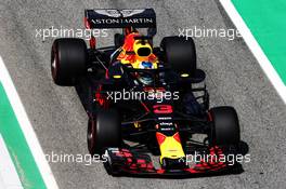 Daniel Ricciardo (AUS) Red Bull Racing RB14. 11.05.2018. Formula 1 World Championship, Rd 5, Spanish Grand Prix, Barcelona, Spain, Practice Day.