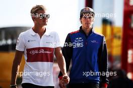 (L to R): Marcus Ericsson (SWE) Sauber F1 Team with Brendon Hartley (NZL) Scuderia Toro Rosso. 11.05.2018. Formula 1 World Championship, Rd 5, Spanish Grand Prix, Barcelona, Spain, Practice Day.