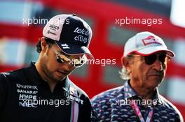 (L to R): Sergio Perez (MEX) Sahara Force India F1 with Jo Ramirez (MEX). 11.05.2018. Formula 1 World Championship, Rd 5, Spanish Grand Prix, Barcelona, Spain, Practice Day.