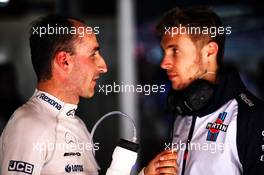 (L to R): Robert Kubica (POL) Williams Reserve and Development Driver talks with Sergey Sirotkin (RUS) Williams. 11.05.2018. Formula 1 World Championship, Rd 5, Spanish Grand Prix, Barcelona, Spain, Practice Day.