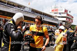 Carlos Sainz Jr (ESP) Renault Sport F1 Team on the grid. 13.05.2018. Formula 1 World Championship, Rd 5, Spanish Grand Prix, Barcelona, Spain, Race Day.