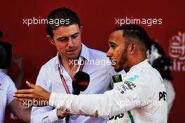 Race winner Lewis Hamilton (GBR) Mercedes AMG F1 in parc ferme with Paul di Resta (GBR). 13.05.2018. Formula 1 World Championship, Rd 5, Spanish Grand Prix, Barcelona, Spain, Race Day.