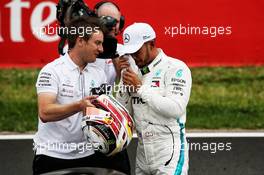 Lewis Hamilton (GBR) Mercedes AMG F1 in qualifying parc ferme. 12.05.2018. Formula 1 World Championship, Rd 5, Spanish Grand Prix, Barcelona, Spain, Qualifying Day.