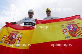 Fernando Alonso (ESP) McLaren F1 and Carlos Sainz Jr (ESP) Renault F1 Team 13.05.2018. Formula 1 World Championship, Rd 5, Spanish Grand Prix, Barcelona, Spain, Race Day.
