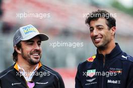 (L to R): Fernando Alonso (ESP) McLaren and Daniel Ricciardo (AUS) Red Bull Racing. 10.05.2018. Formula 1 World Championship, Rd 5, Spanish Grand Prix, Barcelona, Spain, Preparation Day.