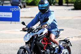 Lewis Hamilton (GBR) Mercedes AMG F1 arrives at the circuit. 22.06.2018. Formula 1 World Championship, Rd 8, French Grand Prix, Paul Ricard, France, Practice Day.