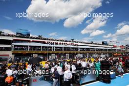 Lewis Hamilton (GBR) Mercedes AMG F1 W09 on the grid. 24.06.2018. Formula 1 World Championship, Rd 8, French Grand Prix, Paul Ricard, France, Race Day.