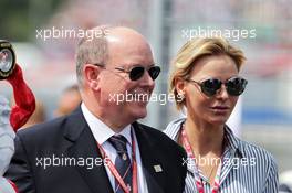 HSH Prince Albert of Monaco (MON) and Princess Charlene of Monaco on the grid. 24.06.2018. Formula 1 World Championship, Rd 8, French Grand Prix, Paul Ricard, France, Race Day.